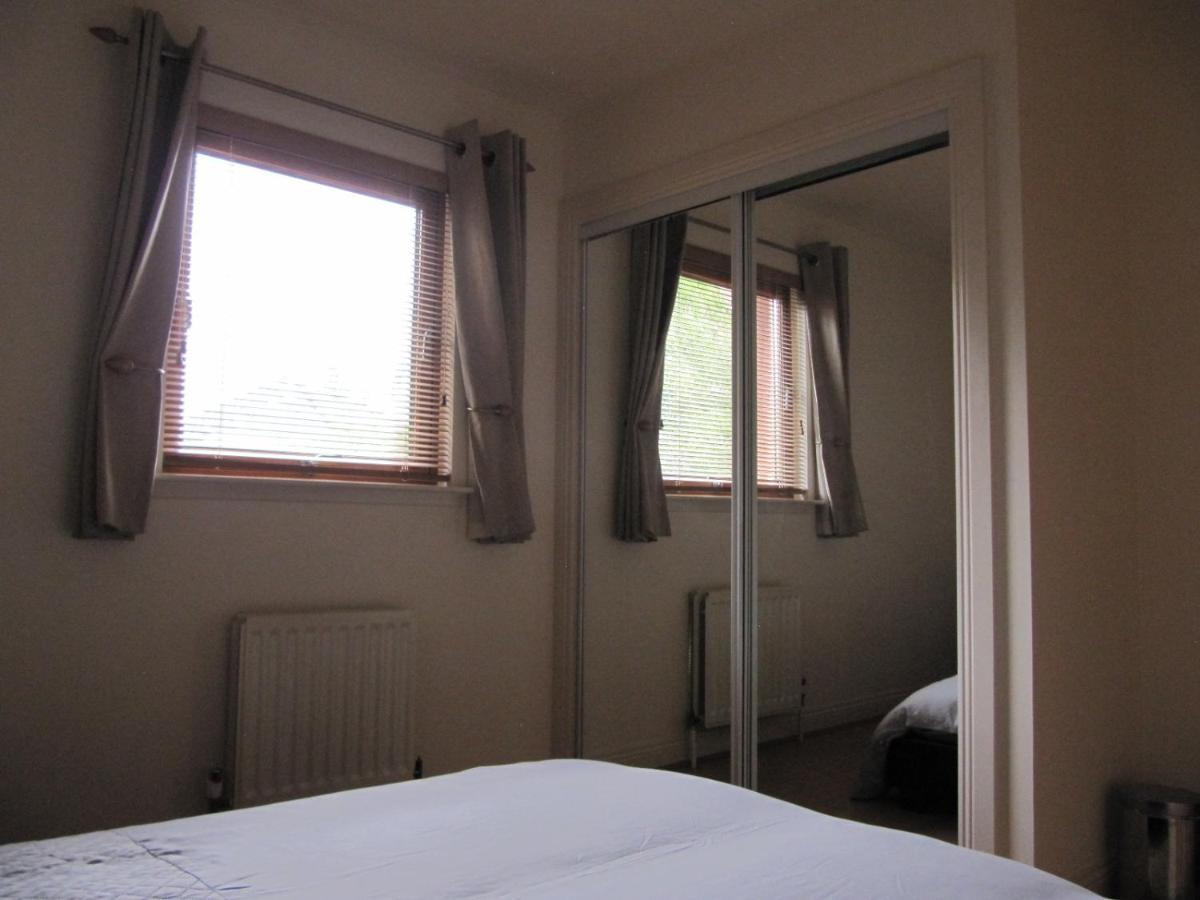 Cozy Off Road 2 Bedroom Cottage Apartment With Free Wi-Fi And Private Parking Glasgow Exteriör bild