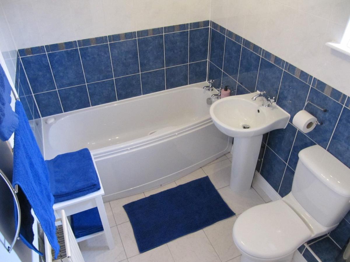 Cozy Off Road 2 Bedroom Cottage Apartment With Free Wi-Fi And Private Parking Glasgow Exteriör bild