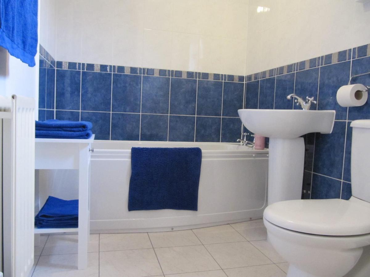 Cozy Off Road 2 Bedroom Cottage Apartment With Free Wi-Fi And Private Parking Glasgow Exteriör bild