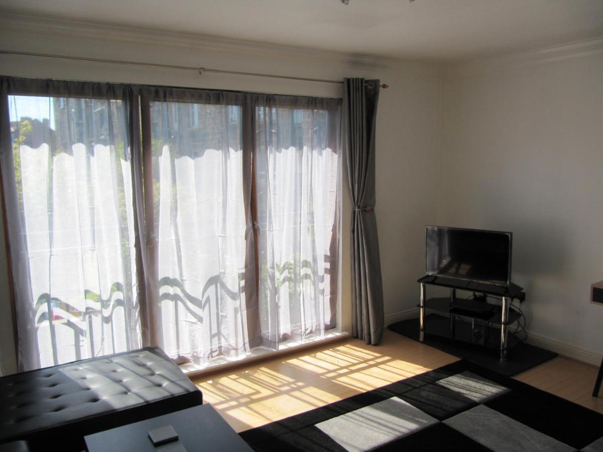 Cozy Off Road 2 Bedroom Cottage Apartment With Free Wi-Fi And Private Parking Glasgow Exteriör bild